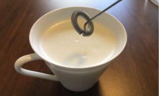 Cappuccino mixer mélangeur Daiso