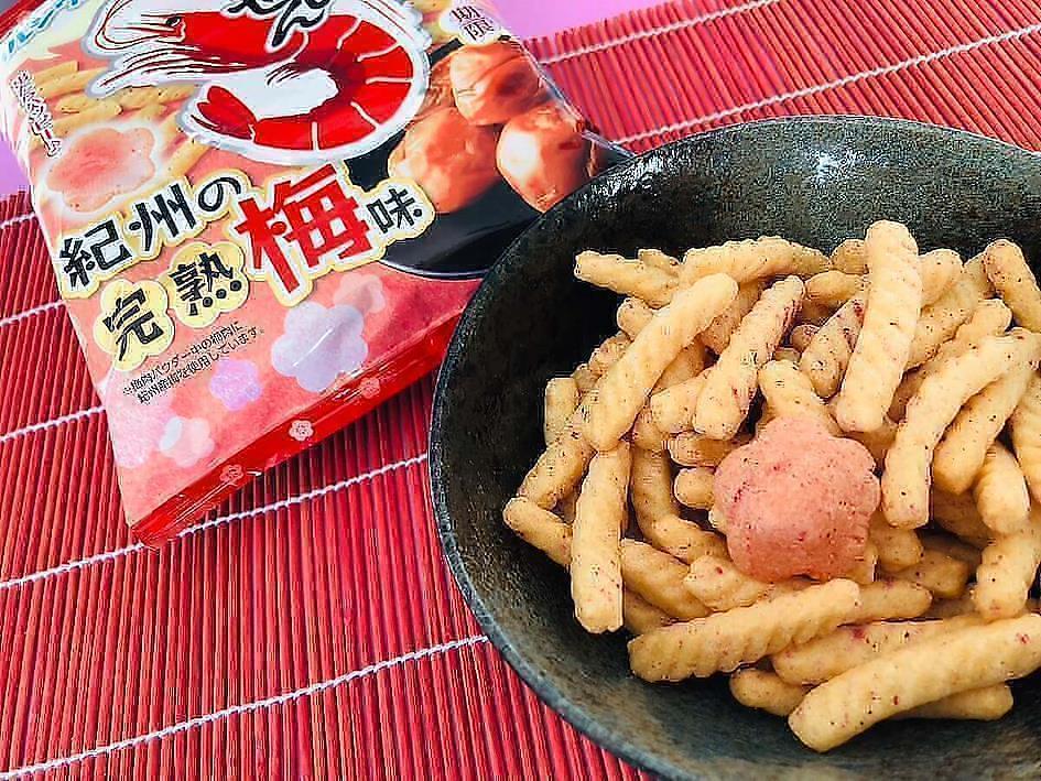 7. Calbee|季節限定 紀州完熟梅蝦味仙貝條