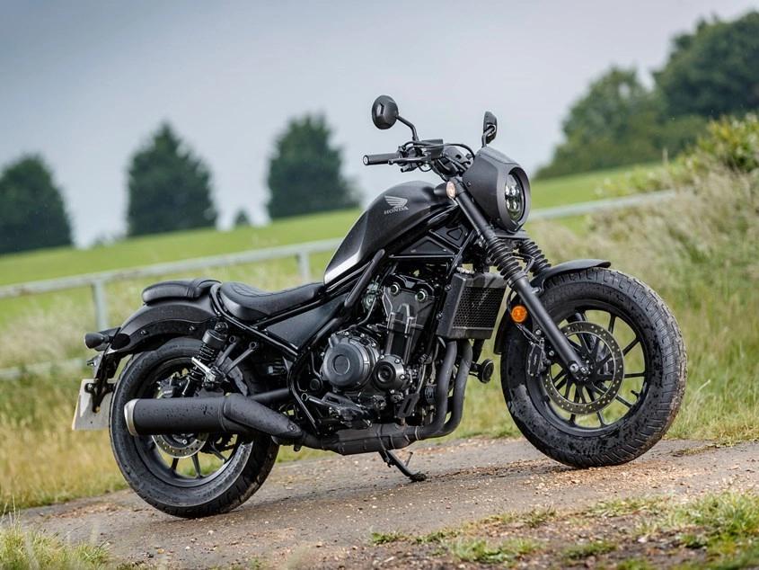 9. La moto Honda Rebel 500