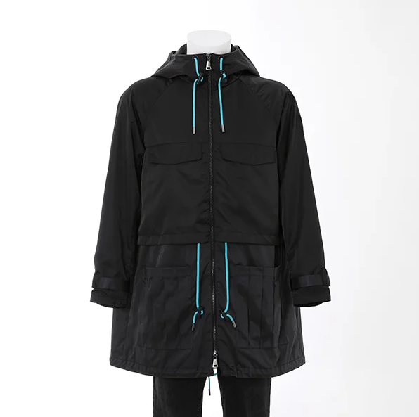 longue veste noire détails turquoise Hatsune Miku
