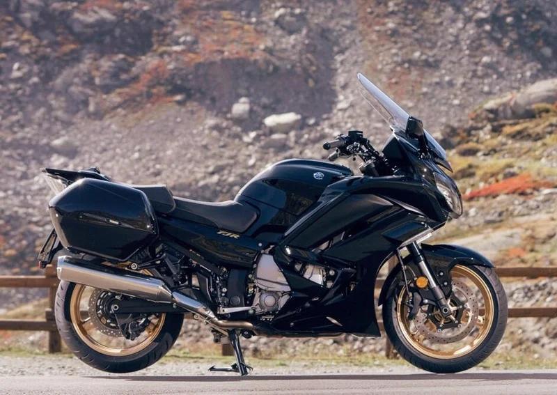 10. La moto Yamaha FJR1300