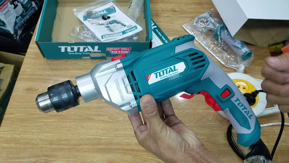 máy khoan pin cầm tay total