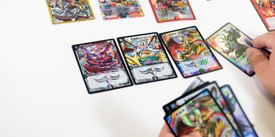 Cartes &agrave; jouer et &eacute;changer TCG japonaises