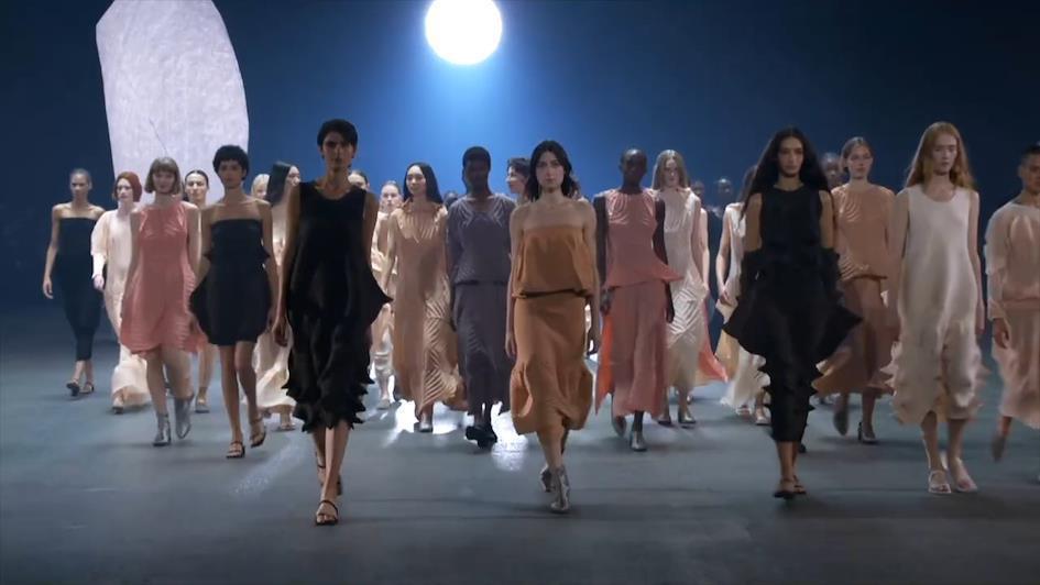 Japanese fashion designers fashion show catwalk