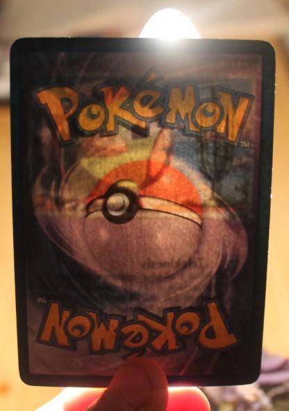 wie-kann-man-gefaleschte-pokemon-karten-erkennen