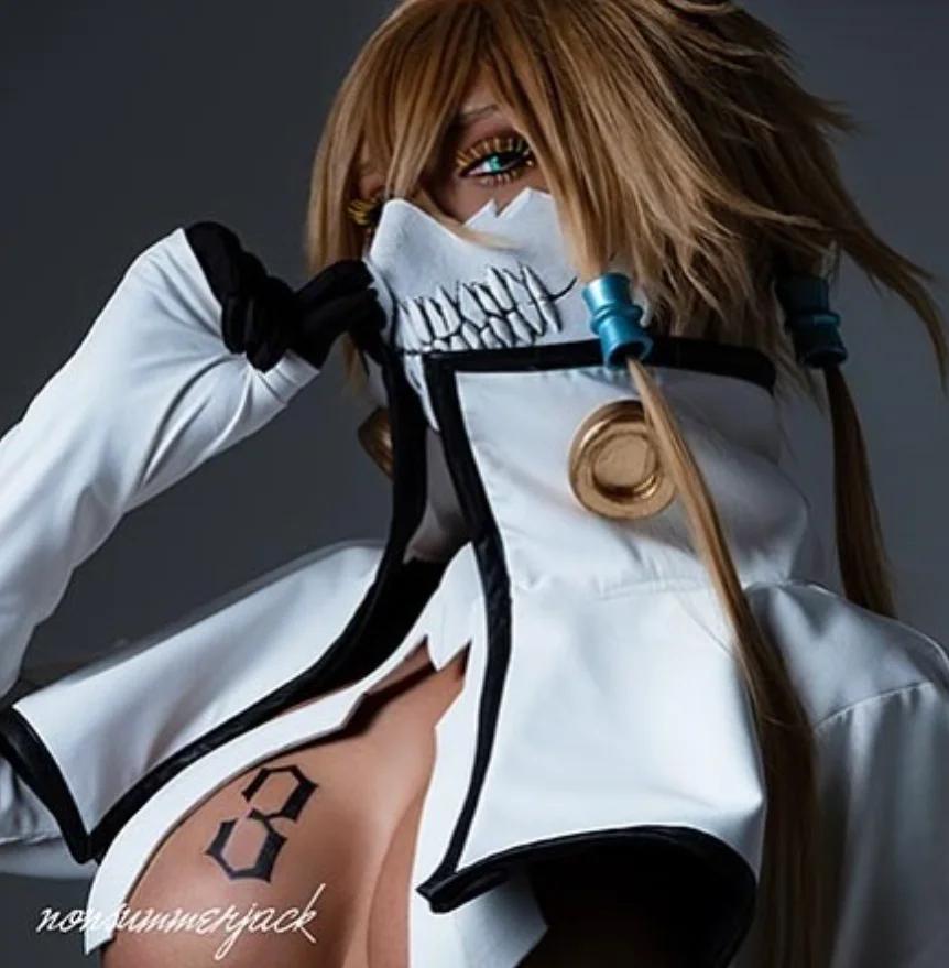 Cosplayer non como Halibel de Bleach