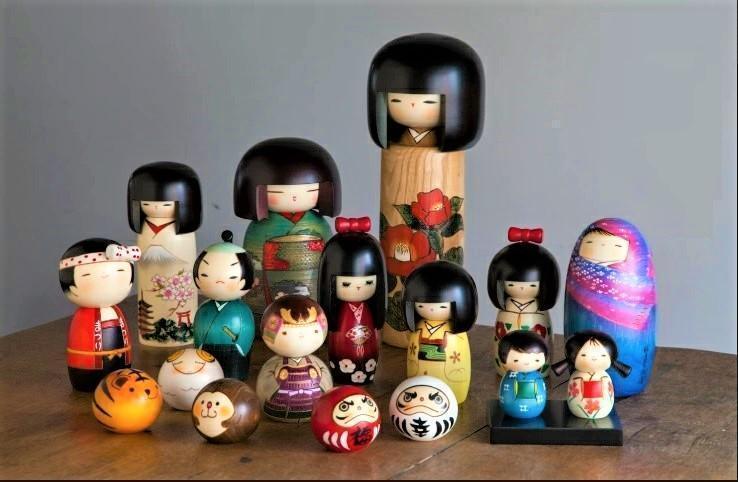 Authentiques poupées Kokeshi faites par un kijishi
