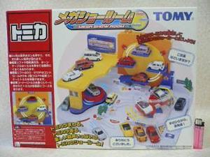 TOMICA WORLD / TOMICA TOWN