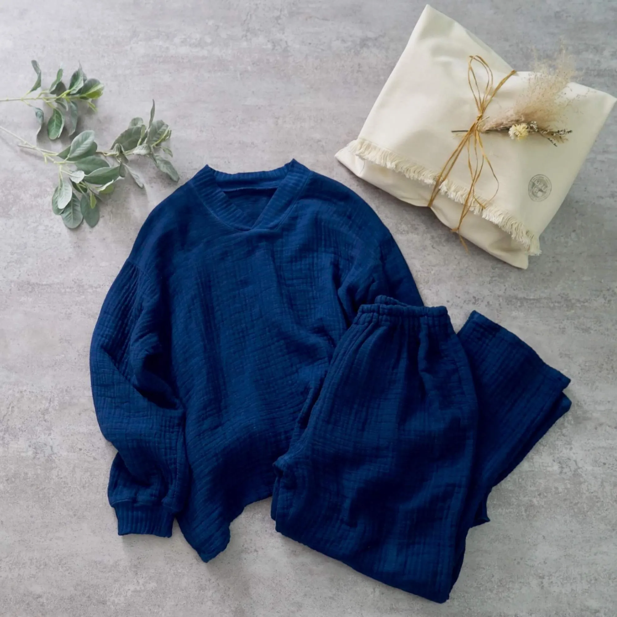 UZUiRO: Exemplary Plant-Dyed Apparel