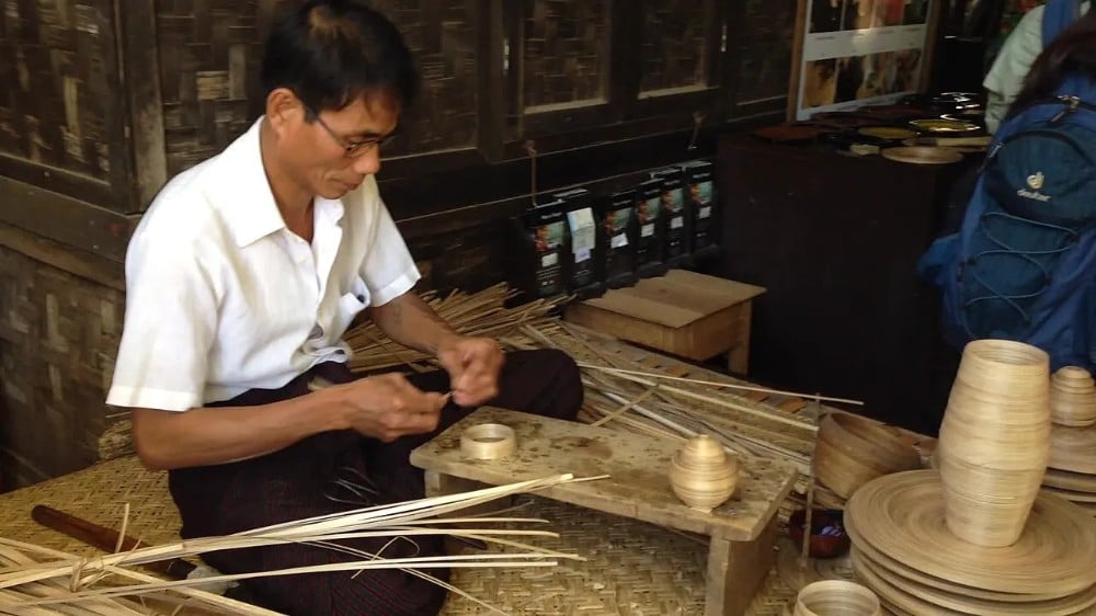 Making a bamboo base-form for lacquerware
