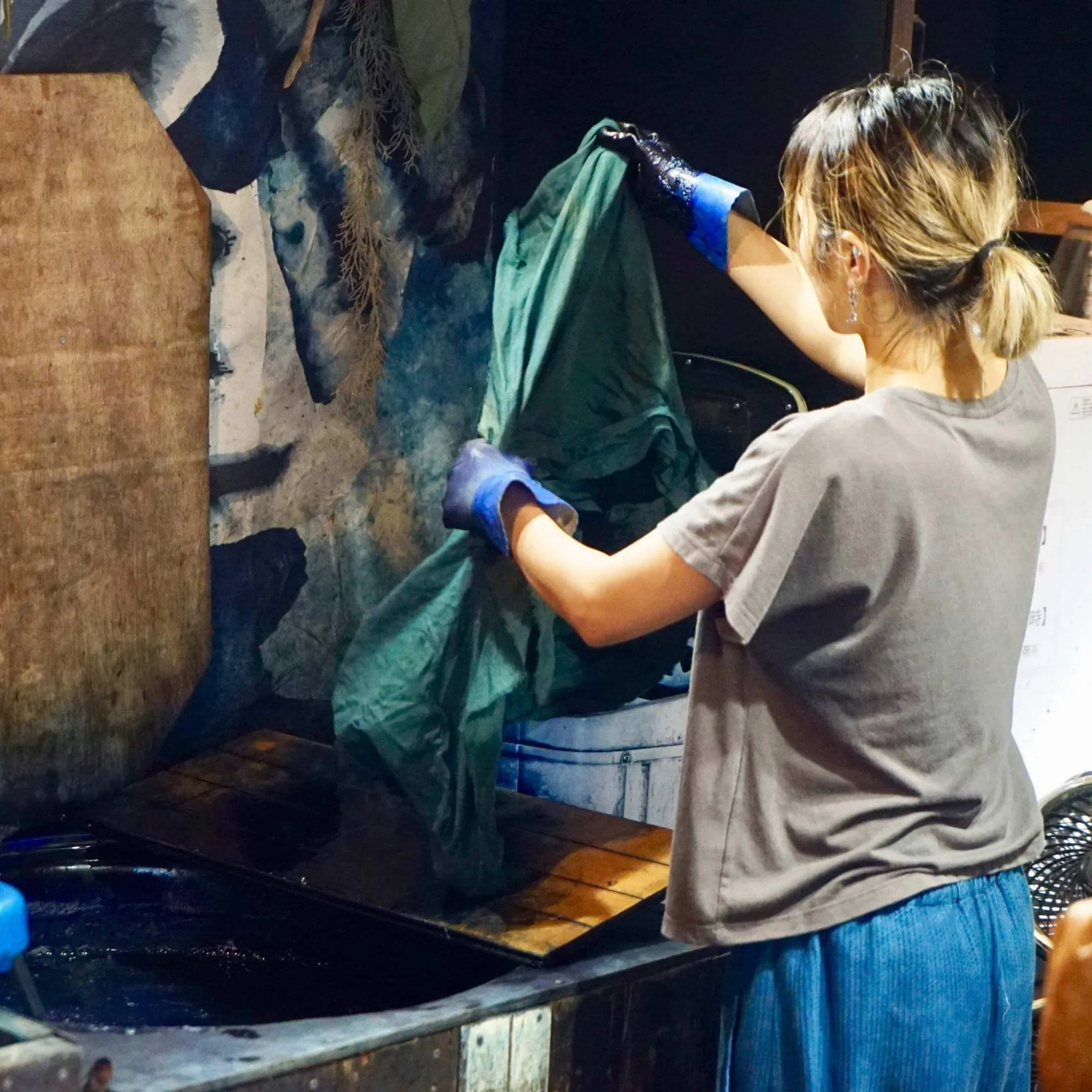 Natural indigo dyeing