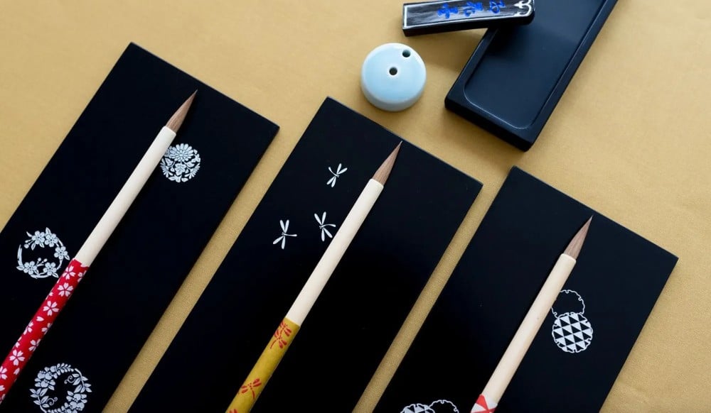 Itens essenciais para caligrafia japonesa