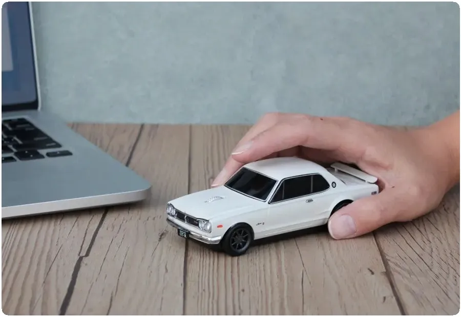 Mouse inalámbrico con forma de auto